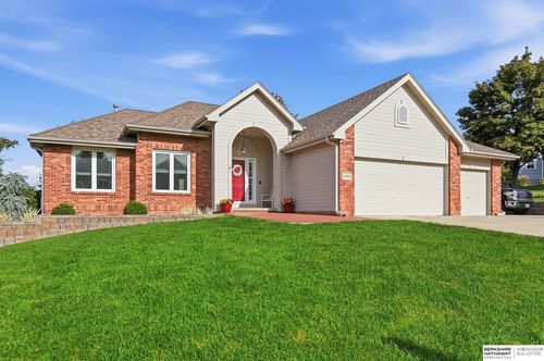 10020 Gary St, La Vista, NE, 68128-8203 | Card Image