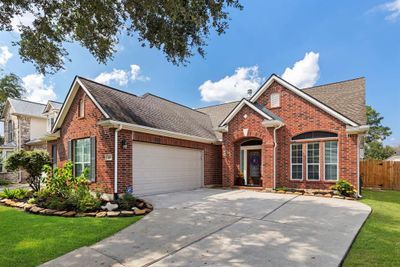 This home features an attractive traditional brick elevation and a quiet cul de sac street. | Image 3