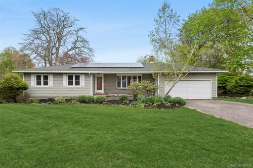 77 Evergreen Avenue, Brookhaven, NY, 11940 | Card Image
