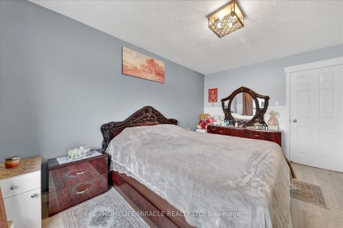 113 Fanshawe Dr, Brampton, ON, L6Z1A8 | Card Image