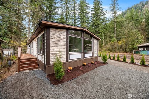 8532 Juniper Pl, Maple Falls, WA, 98266-8211 | Card Image