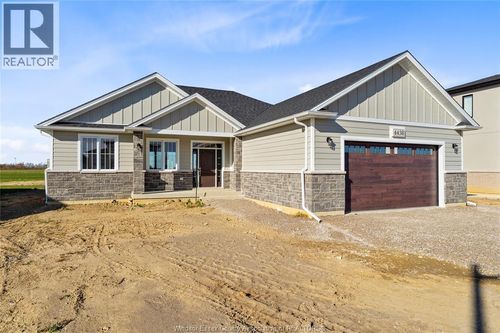 4438 Belmont Ave, Comber, ON, N0P1J0 | Card Image