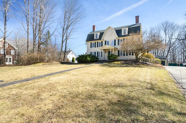 APT-5 - 13 Grove St, Condo with 3 bedrooms, 2 bathrooms and null parking in Kennebunk ME | Image 38