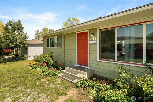 1119 Fuller St, Wenatchee, WA, 98801-3303 | Card Image