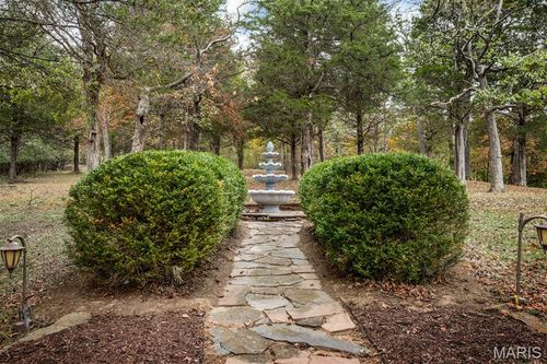 1075 Eureka Rd, Eureka, MO, 63025-2173 | Card Image