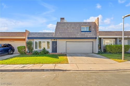 3323 Maclyon Way, Las Vegas, NV, 89121-3736 | Card Image