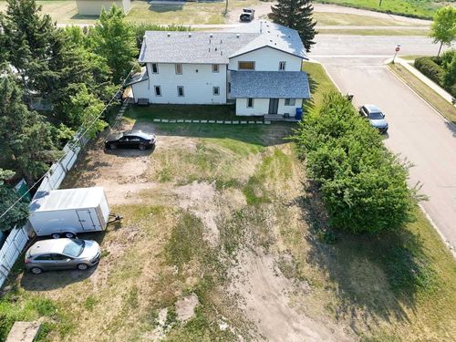 204 1 Avenue Se, Three Hills, AB, T0M2A0 | Card Image
