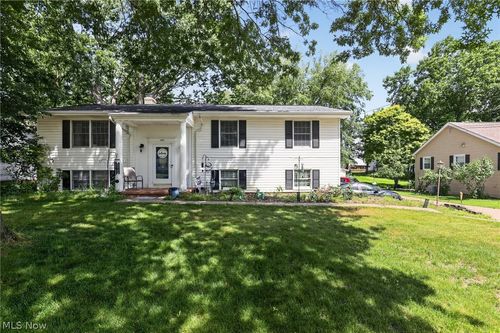 825 Damon Dr, Medina, OH, 44256-2009 | Card Image