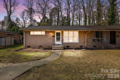 532 Blendwood Dr, Charlotte, NC, 28215-2023 | Card Image