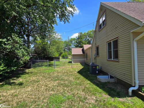 1011 Crest Dr, Creston, IA, 50801-1324 | Card Image