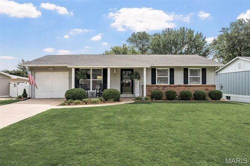 6 Cricklewood Ln, Saint Peters, MO, 63376-1532 | Card Image