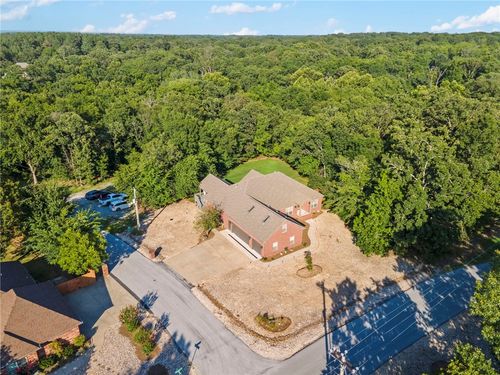 2 Stonehaven Ln, Bella Vista, AR, 72715-5596 | Card Image