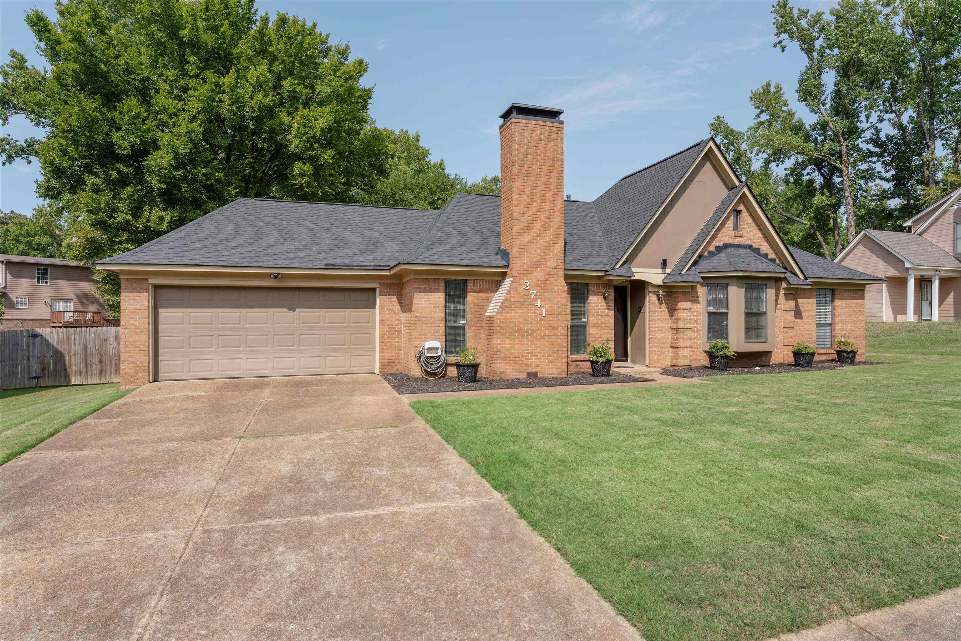 Rippling Creek Ln, Memphis, TN 38135
