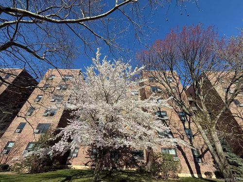 apt-5d-73-11 Bell Blvd, Oakland Gardens, NY, 11364-2957 | Card Image