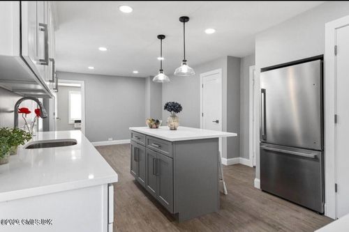 1r-168 N Water St, Greenwich, CT, 06830-5829 | Card Image