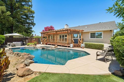 9762 Parktree Way, Elk Grove, CA, 95624 | Card Image