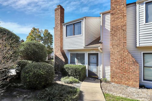 10918 Carmel Crossing Rd, Charlotte, NC, 28226-4429 | Card Image