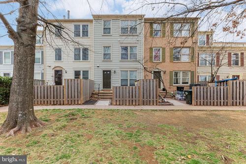 7438 Emerald Dr, Manassas, VA, 20109-6438 | Card Image