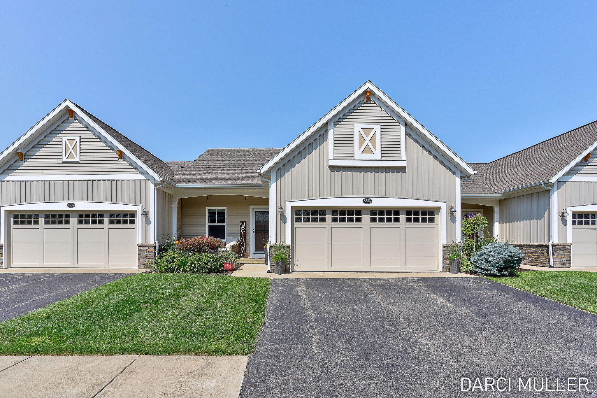 Alles Park Dr, Byron Center, MI 49315
