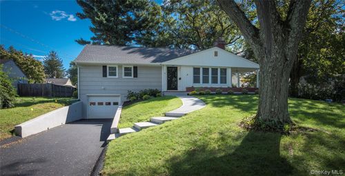 16 Elmwood Dr, New City, NY, 10956-5108 | Card Image