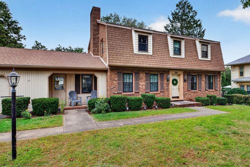 318 College Cir, STAUNTON, VA, 24401-2311 | Card Image