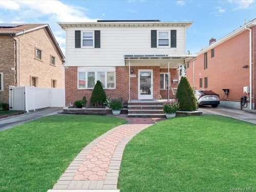 7307 185th St, Fresh Meadows, NY, 11366-1716 | Card Image