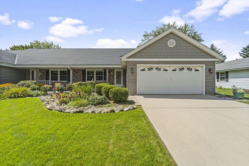 W72N1047 Hampton Avenue, Cedarburg, WI, 53012 | Card Image