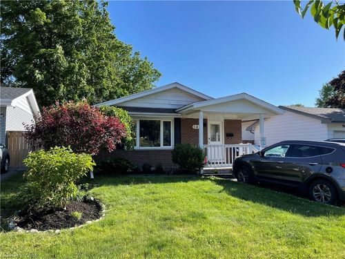 148 Green Valley Dr, Kitchener, ON, N2P1C4 | Card Image