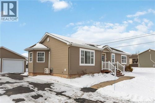 16 Crowbush Cres, Moncton, NB, E1G0G8 | Card Image