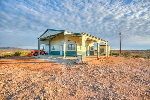 326 Minenielle Rd, Robert Lee, TX, 76945 | Card Image