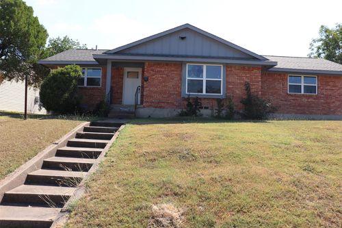 2406 Magna Vista Dr, Dallas, TX, 75216-2721 | Card Image