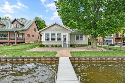 58560 Willow Dr, Colon, MI, 49040-9501 | Card Image