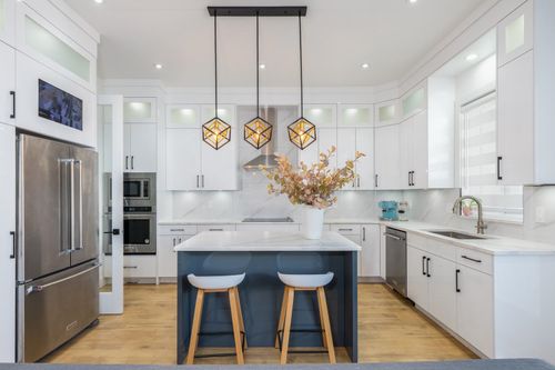 16733 15a Ave, Surrey, BC, V3Z9M4 | Card Image