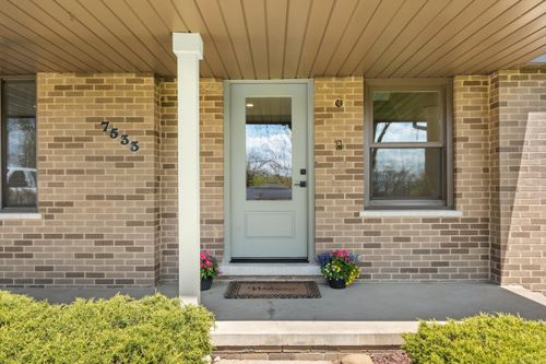 7533 Roberta Ln, Washington Township, MI, 48094-1434 | Card Image
