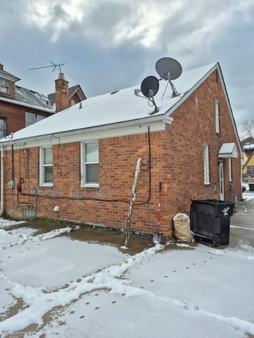 3640 Devonshire Rd, Detroit, MI, 48224-3632 | Card Image