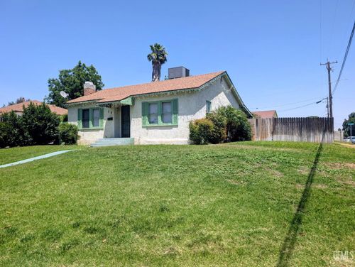 318 S Myrtle St, Bakersfield, CA, 93304-3338 | Card Image