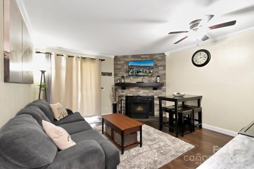 3230-301 Pinnacle Inn Rd, Beech Mountain, NC, 28604-7479 | Card Image
