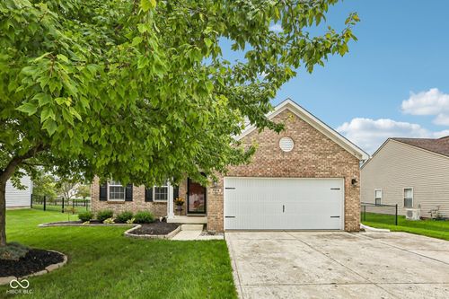 7974 Cobblesprings Dr, Avon, IN, 46123-8786 | Card Image