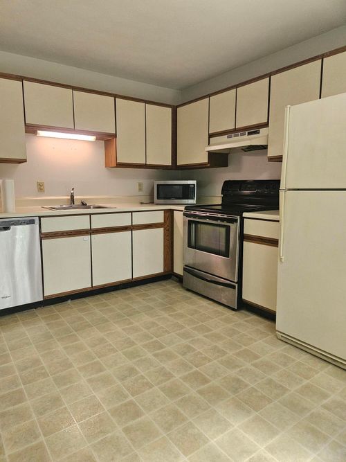6-6 Lupine Ln, Bath, ME, 04530-2095 | Card Image