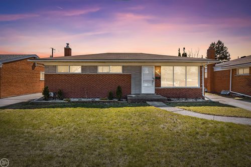 16840 May Ave, Eastpointe, MI, 48021-3354 | Card Image