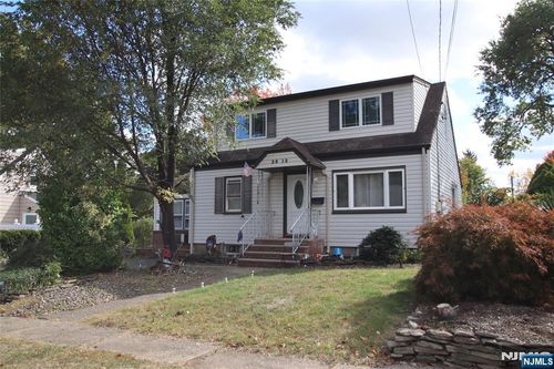 28-12 Sherman Pl, Fair Lawn, NJ, 07410-4208 | Card Image