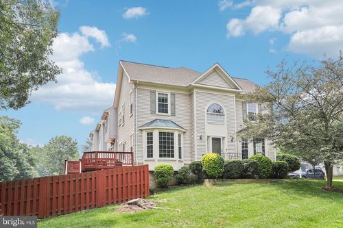 7001 Fieldhurst Ct, ALEXANDRIA, VA, 22315-5632 | Card Image