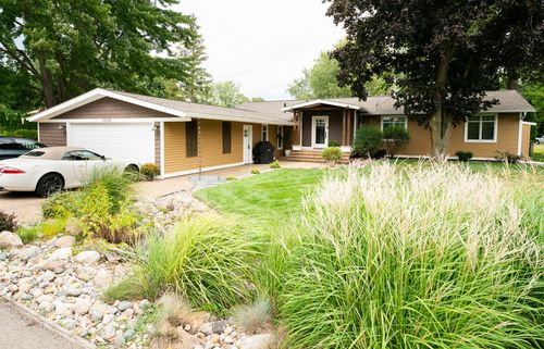 2939 Indian Trl, Pinckney, MI, 48169-9533 | Card Image