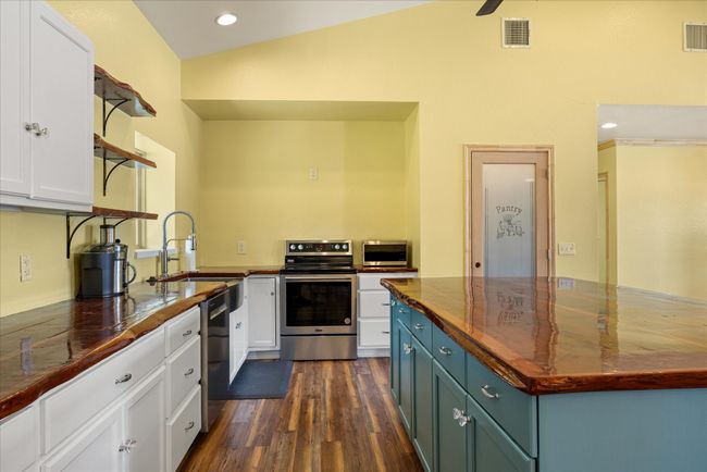 6111 Wild Cat Knob Rd, House other with 4 bedrooms, 3 bathrooms and null parking in Tolar TX | Image 7