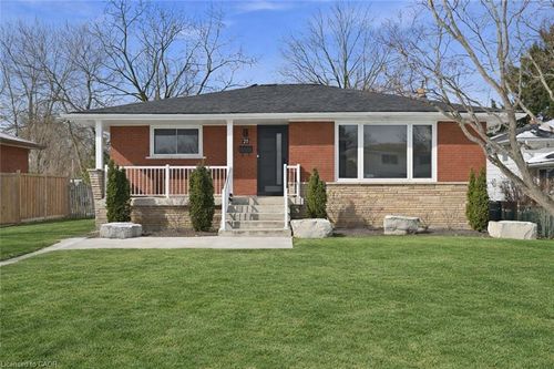 26 Geneva Dr, Hamilton, ON, L9C3Z5 | Card Image