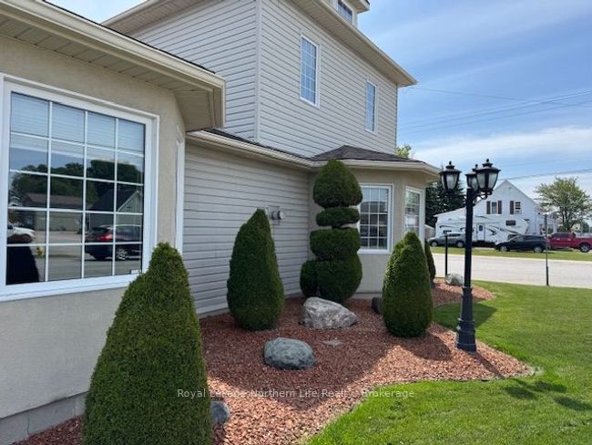 218 Nipissing St, House other with 3 bedrooms, 3 bathrooms and 6 parking in Sturgeon Falls ON | Image 5