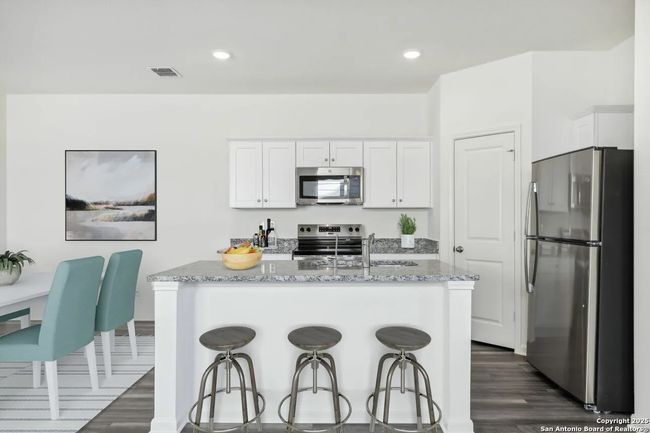 827 Barnacle Court, House other with 3 bedrooms, 3 bathrooms and null parking in Adkins TX | Image 4