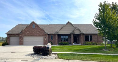 156 Pineview Dr, Oregon, OH, 43616-2639 | Card Image