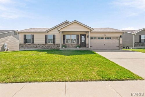 471 Honeysuckle Creek Dr, Wentzville, MO, 63385-5613 | Card Image