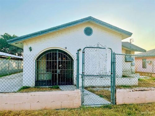 50 S Willow Ave, Roma, TX, 78584-8741 | Card Image